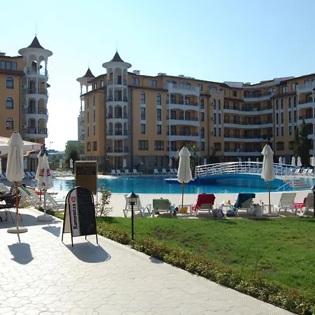 роял сън премиум Apartment *